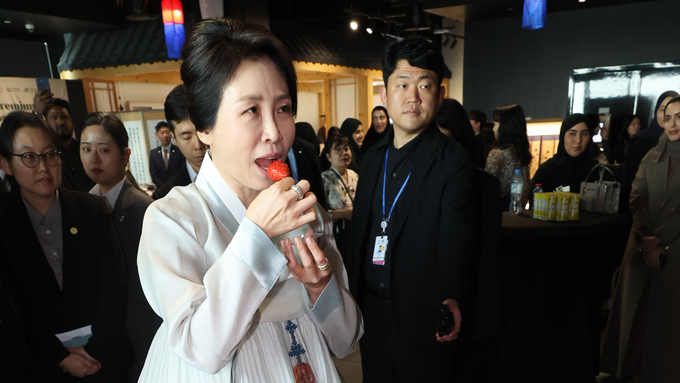 온도에 민감한 과일 딸기, 한 달 난방비 500만 원