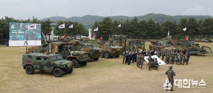 10일 오전 경기도 양주시 25사단에서 열린 육군 '아미타이거 시범여단전투단 선포식'에서 육군이 선보인 신규 무기체계.