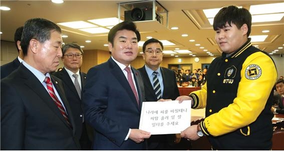 향후 10년간 대졸자 79만명 취업난_113_0116.jpg