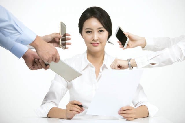 커리어_직장인멀티태스킹 설문조사.jpg