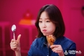 굽네치킨, 서현진의 먹방여신 변신 광고현장모습 공개