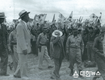 이승만 대통령 앞에서 만세 부르는 반공 포로들(52. 7. 9)