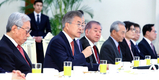 문 대통령, 남북정상회담 원로자문단과 오찬간담회 가져