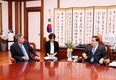 문희상 국회의장, 쿵 단 CITIC 중신 개혁발전연구재단 이사장 면담
