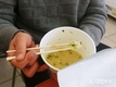 '농심 사리곰탕' 컵라면에 파리가 웬 말