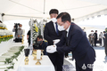 홍남표 창원특례시장, 합동분향소 찾아 헌화하고 애도
