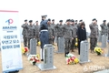 제50보병사단 예하 화랑여단장과 장병, 국립영천호국원에서 ‘국립묘지 무연고 묘소 릴레이 참배’ 참여