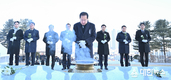 홍준표 대구시장, 2025 새해 맞아 앞산 충혼탑 참배