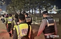 부산수영경찰서, 핼러윈 데이 자율방범대 합동순찰로 주민 안전 확보