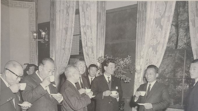 1965년 11월 19일 국전수상자 및 심사위원 박정희 대통령 예방