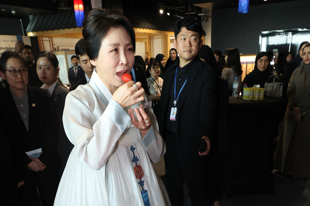 온도에 민감한 과일 딸기, 한 달 난방비 500만 원