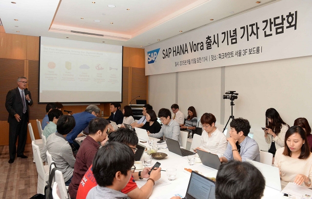 [사진자료1]SAP_HANA_Vora_기자간담회_전체_사진.jpg