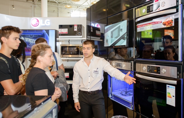 LG전자, 러시아 프리미엄 가전 공략 강화.jpg