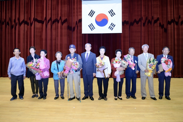 2015-10-06-노인의_날_기념행사2.jpg