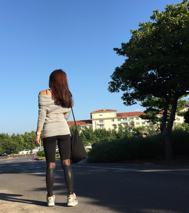 이미지3_루시아_강사_스플릿59(SPLITS59)_by_더랩108의_뱀피_레깅스.jpg