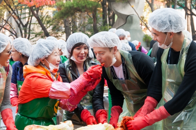 1104_글로벌_차세대_한인_리더_김장_나눔행사_보도사진(3).jpg