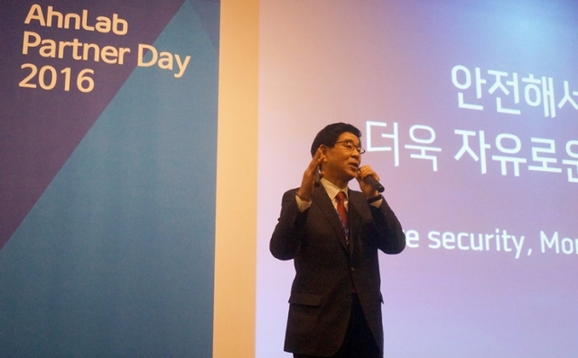 CEO_인사말_소.jpg