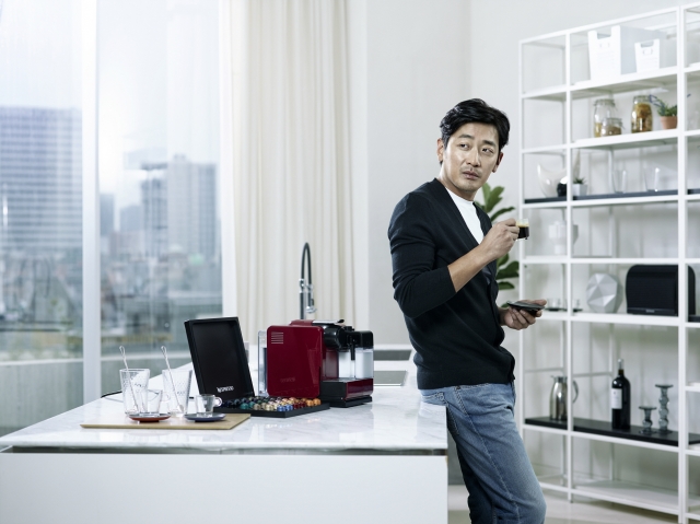 네스프레소_국내 인플루언서로 배우 하정우 발탁.jpg